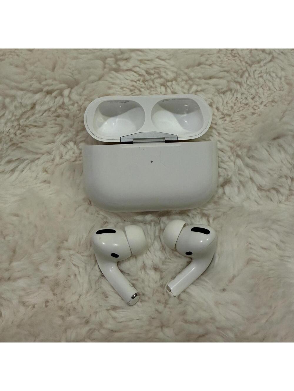 Apple Airpod Pro 1st Gen Earbuds